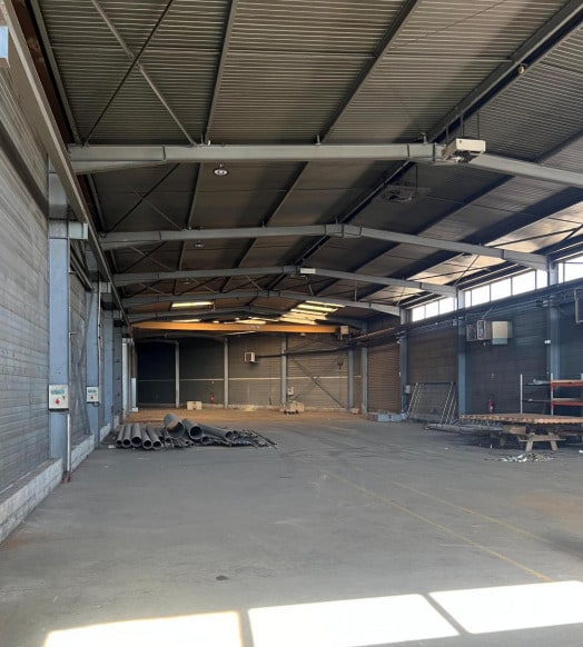 Light Industrial in Vaulx-en-Velin to rent - Interior Photo - Image 3 of 7
