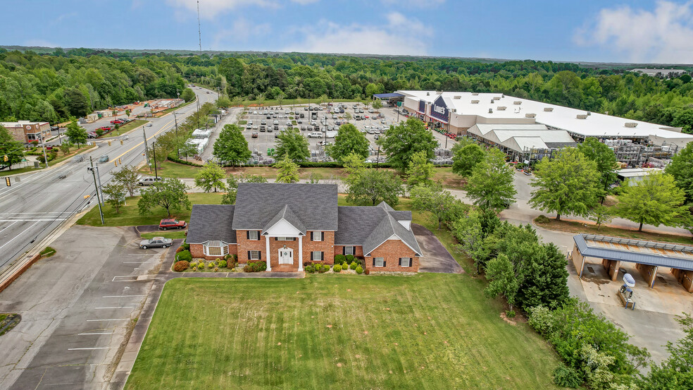 1000 Liberty St E, York, SC for sale - Building Photo - Image 2 of 10