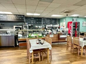 Station Crescent, Llandrindod Wells to rent Interior Photo- Image 1 of 7