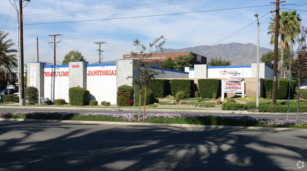 1595 W Foothill Blvd, Upland, CA for rent - Primary Photo - Image 1 of 8