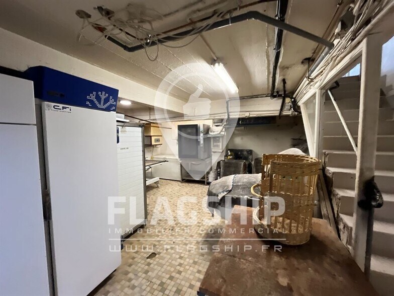 Retail in Puteaux to rent - Interior Photo - Image 3 of 6