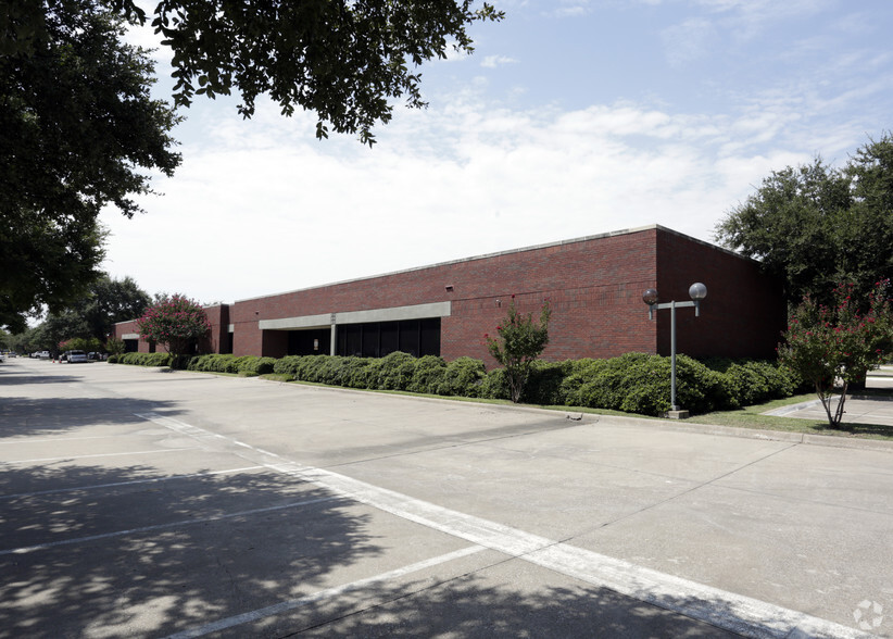 1601 N Glenville Dr, Richardson, TX for rent - Building Photo - Image 1 of 9