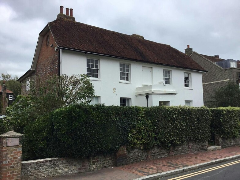 Market St, Hailsham to rent - Building Photo - Image 1 of 10