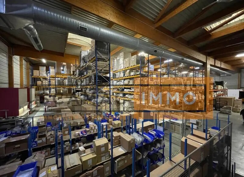 Industrial in Saint-Thibault-des-Vignes to rent Interior Photo- Image 1 of 4