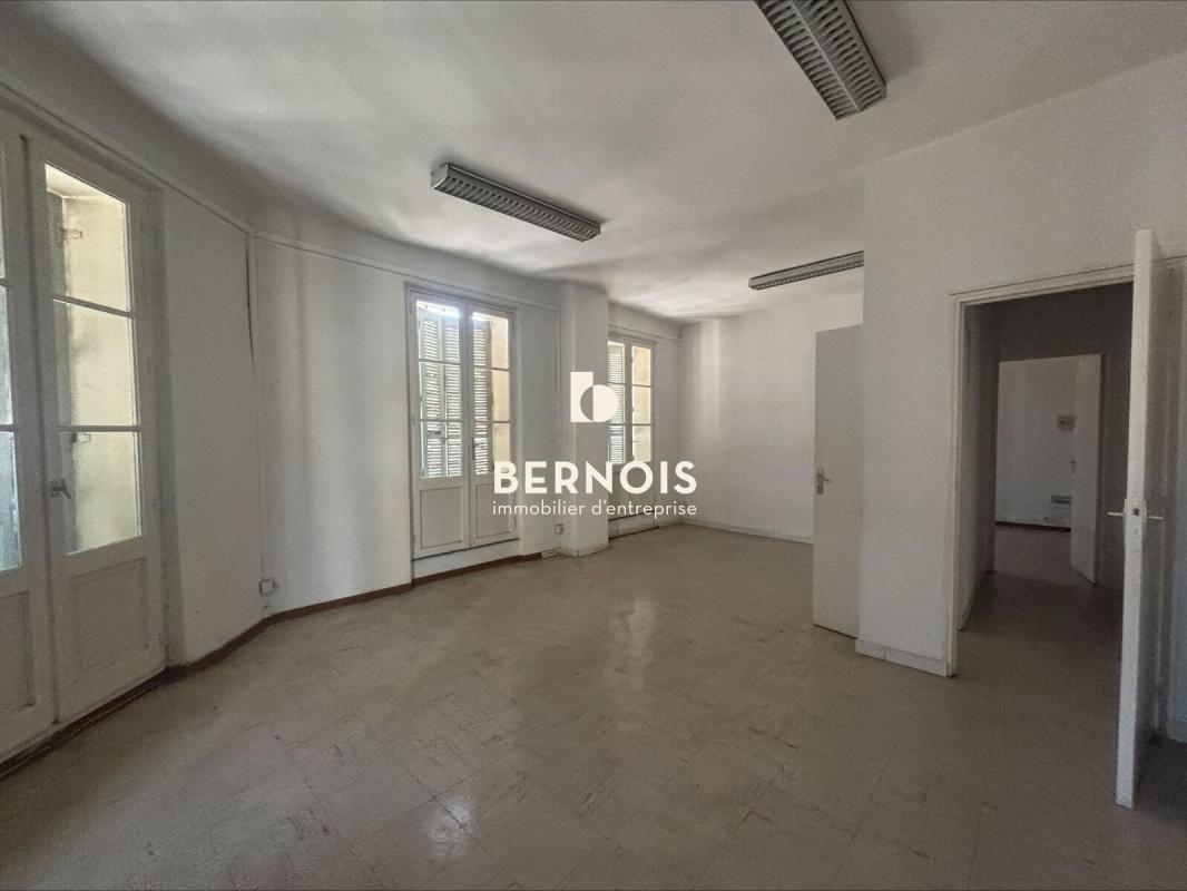 Office in Toulon to rent Interior Photo- Image 1 of 5