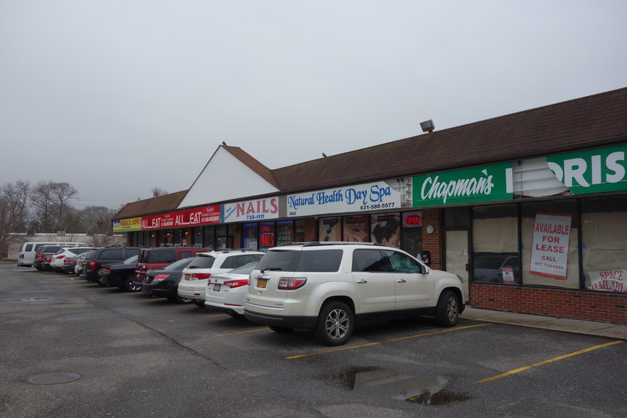 840-850 Portion Rd, Ronkonkoma, NY for rent - Building Photo - Image 3 of 3