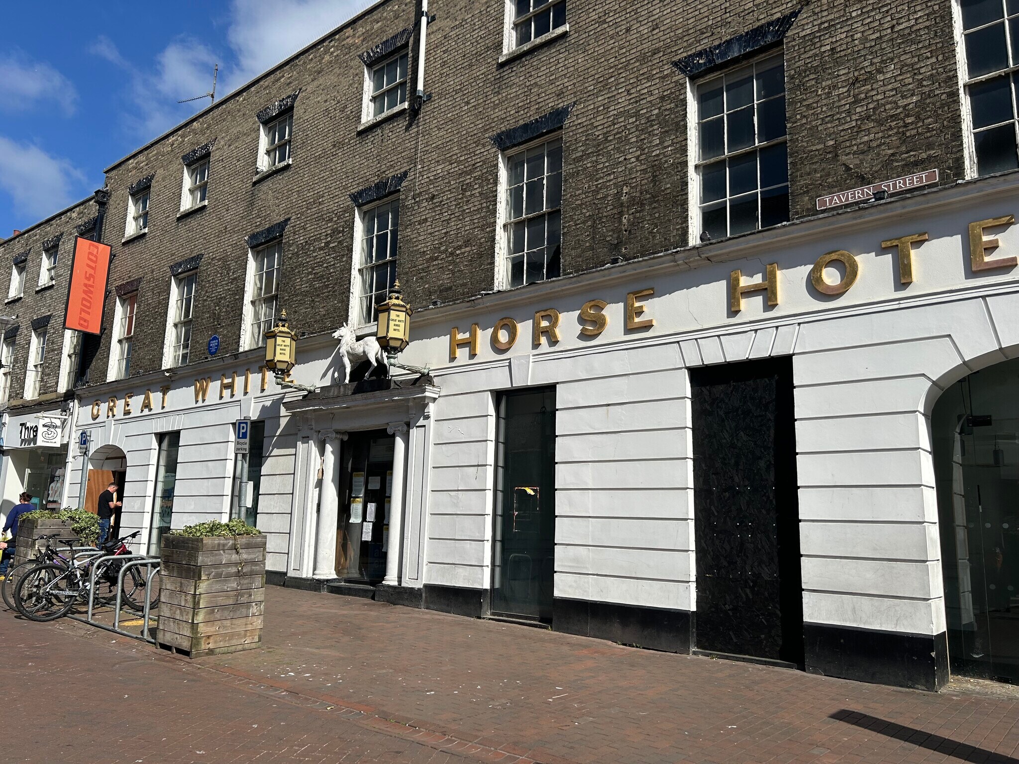 43-49 Tavern St, Ipswich to rent Building Photo- Image 1 of 14