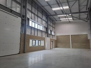 Forge Wood, Copthorne to rent Interior Photo- Image 1 of 3