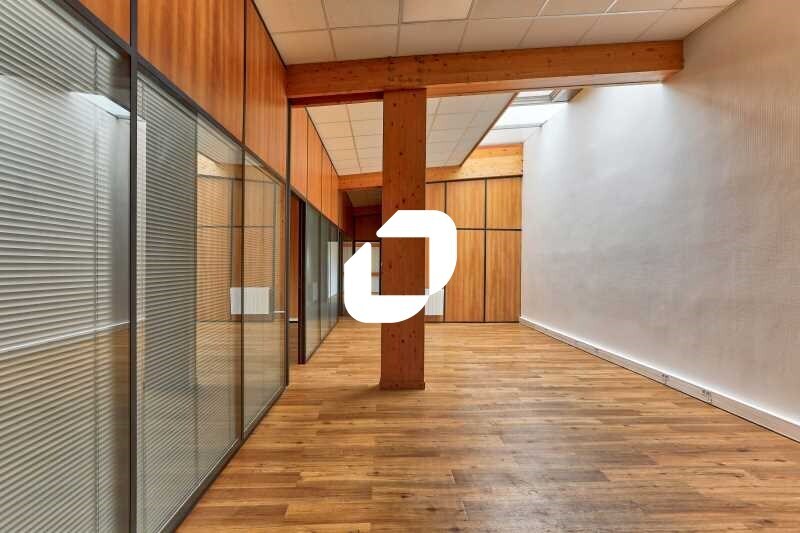 Office in Linas to rent Interior Photo- Image 1 of 14