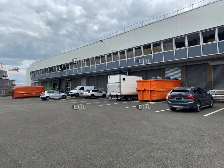Industrial in Rosny-sous-Bois to rent - Building Photo - Image 1 of 3