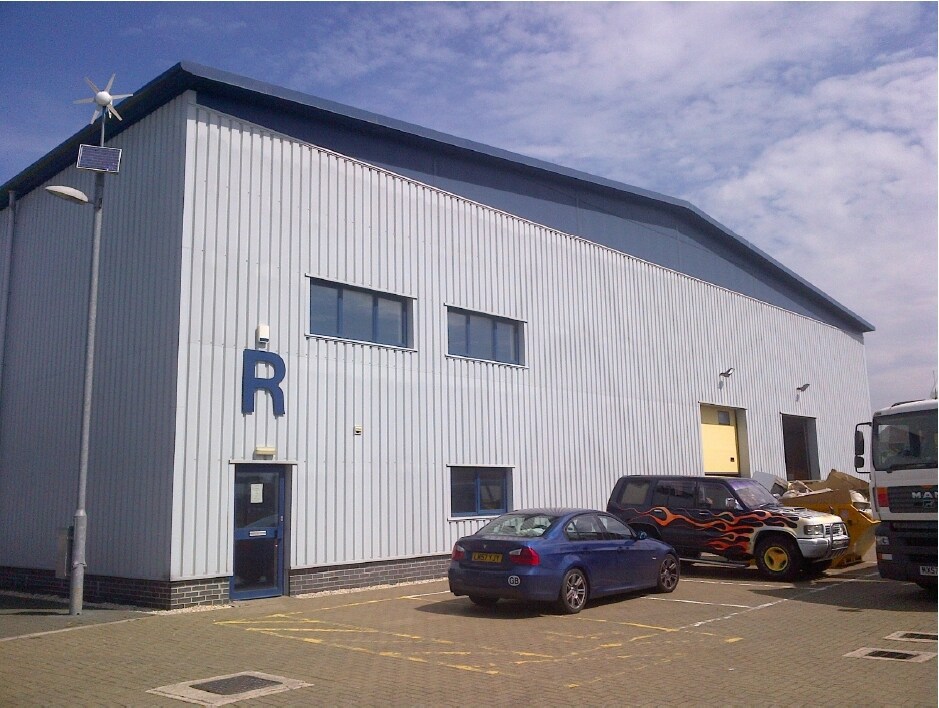 Arndale Rd, Littlehampton for sale Primary Photo- Image 1 of 1