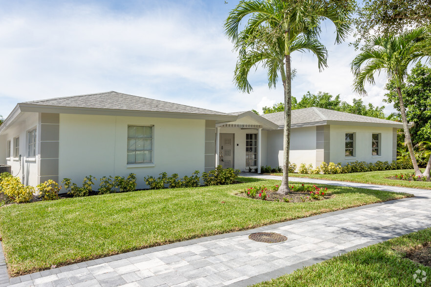 101-105 Saint Andrews Blvd, Naples, FL for sale - Building Photo - Image 1 of 12