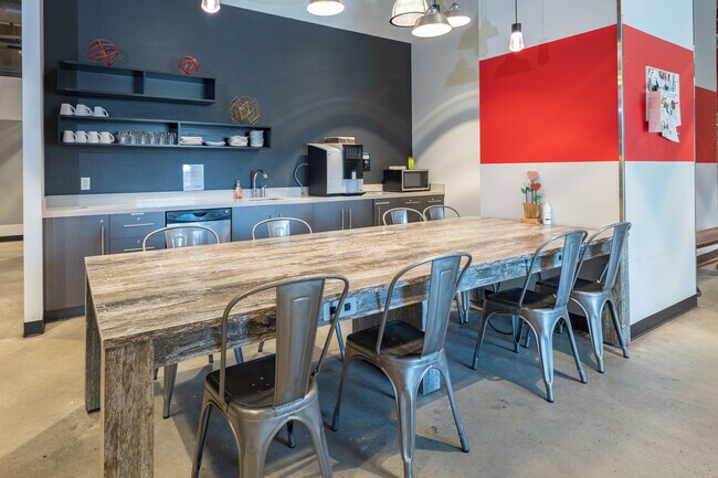 More details for 5113 S Harper Ave, Chicago, IL - Co-working to Rent