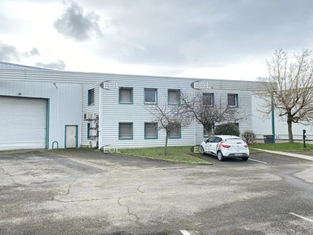 Office in Toussieu to rent Building Photo- Image 1 of 11