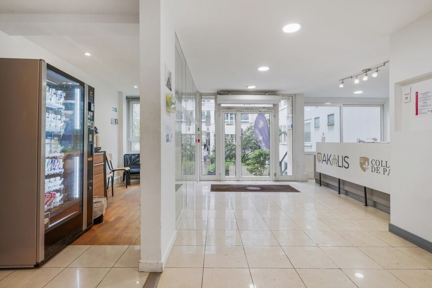 171 Bis Avenue Charles De Gaulle, Neuilly-sur-Seine for sale - Lobby - Image 2 of 9