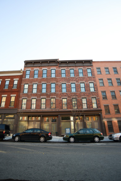 114-116 Greenpoint Ave, Brooklyn, NY for sale - Building Photo - Image 1 of 1