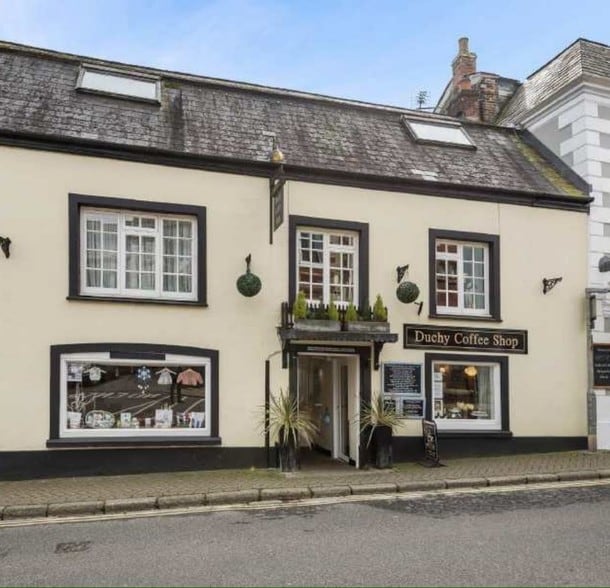 10 Fore St, Lostwithiel for sale - Primary Photo - Image 1 of 1