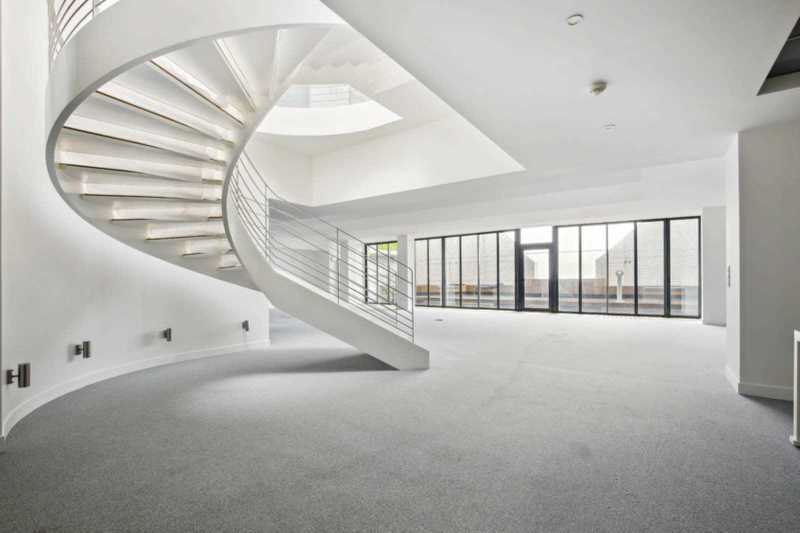 Office in Courbevoie for sale - Building Photo - Image 2 of 20