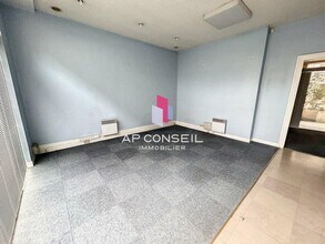 Office in Versailles to rent Interior Photo- Image 2 of 3