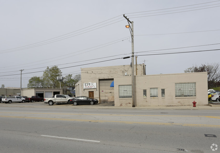 500 N Broadway, Aurora, IL for sale - Primary Photo - Image 1 of 1