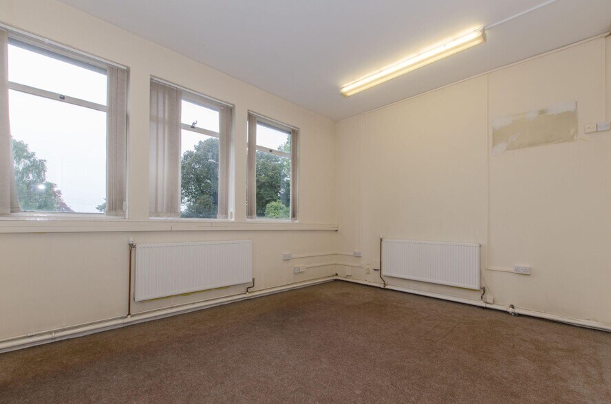 Worcester Rd, Stourport On Severn for sale - Interior Photo - Image 2 of 5