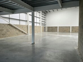 Cray Ave, Orpington to rent Interior Photo- Image 1 of 4