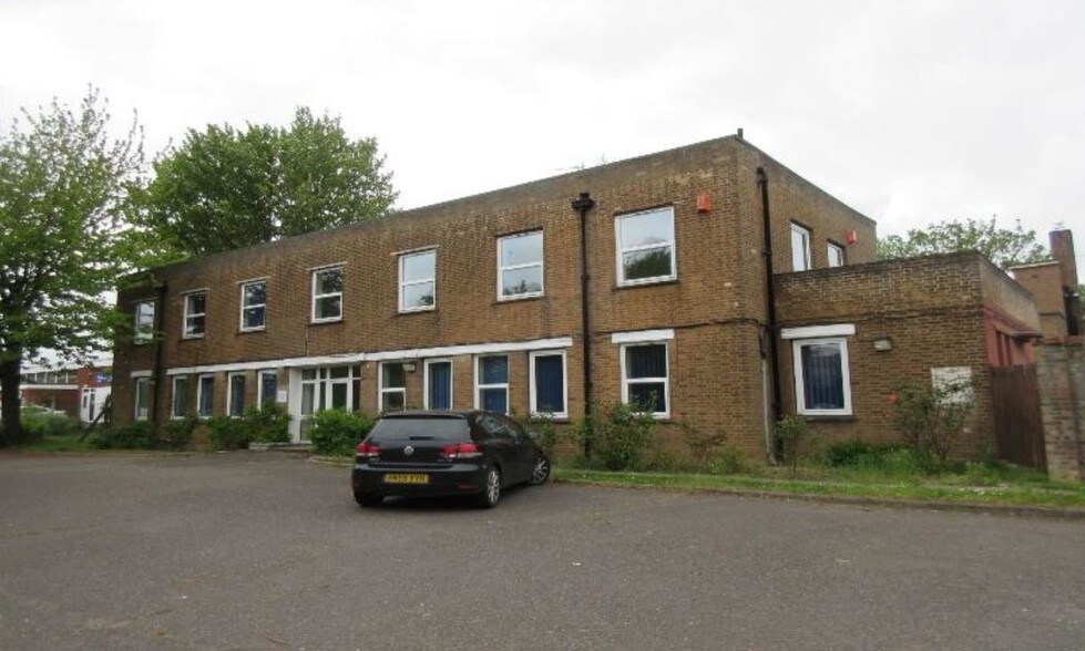 27 Hurricane Way, Norwich for sale - Primary Photo - Image 1 of 1