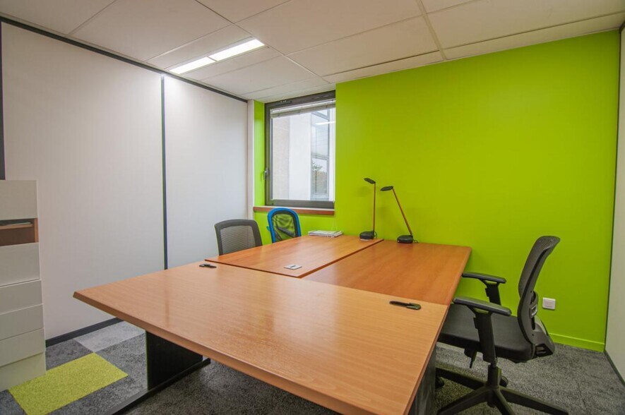 Office in Chatou to rent - Interior Photo - Image 3 of 11