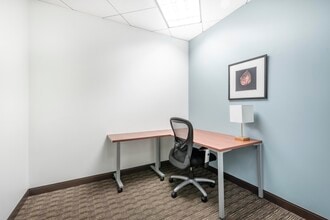 6000 Fairview Rd, Charlotte, NC to rent Interior Photo- Image 2 of 7