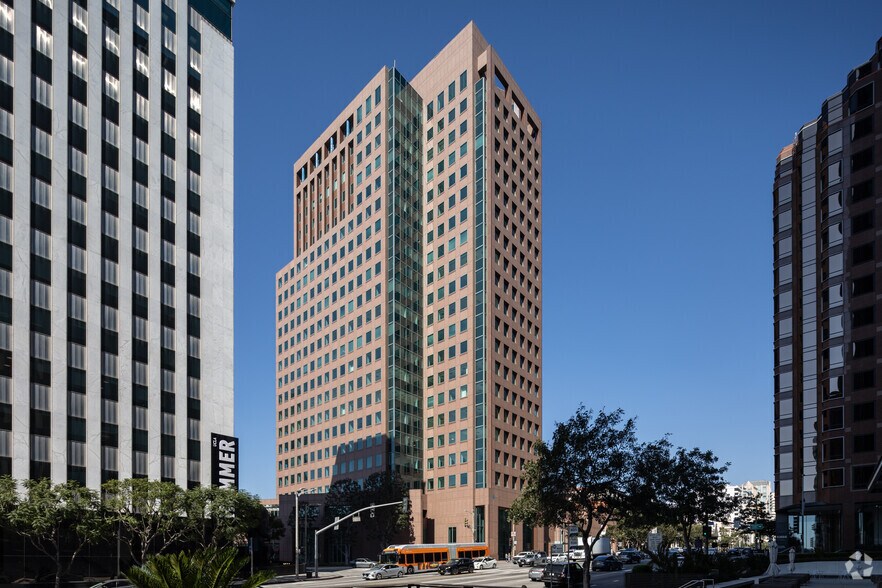 10877 Wilshire Blvd, Los Angeles, CA for rent - Building Photo - Image 1 of 10