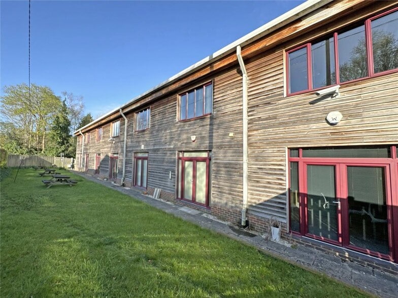 Station Rd, Forest Row to rent - Building Photo - Image 3 of 12