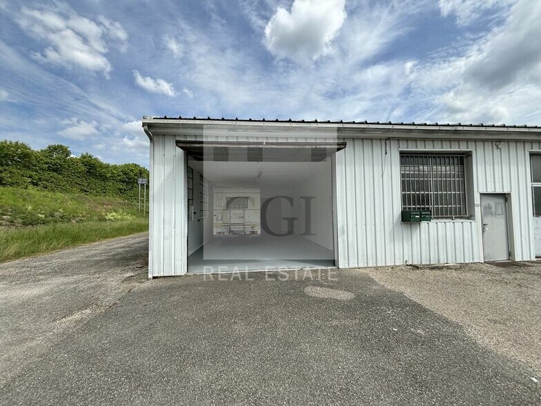 Light Industrial in Ruy to rent - Building Photo - Image 1 of 13