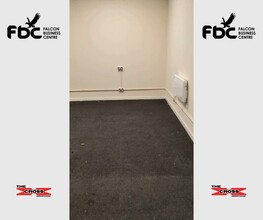 Victoria St, Oldham to rent - Commercial Listing Video 