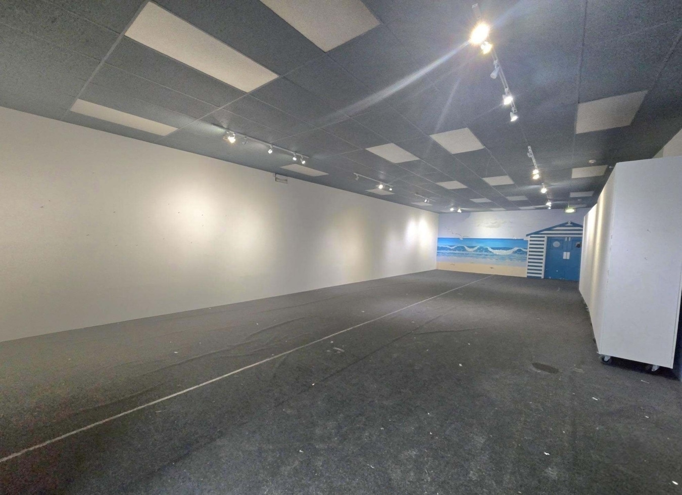 20 Commercial Buildings, Jersey to rent Interior Photo- Image 1 of 11