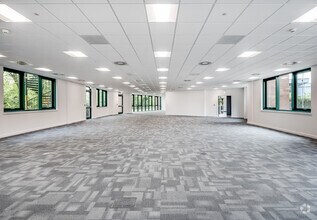 Lakeside Dr, Warrington to rent Interior Photo- Image 2 of 5