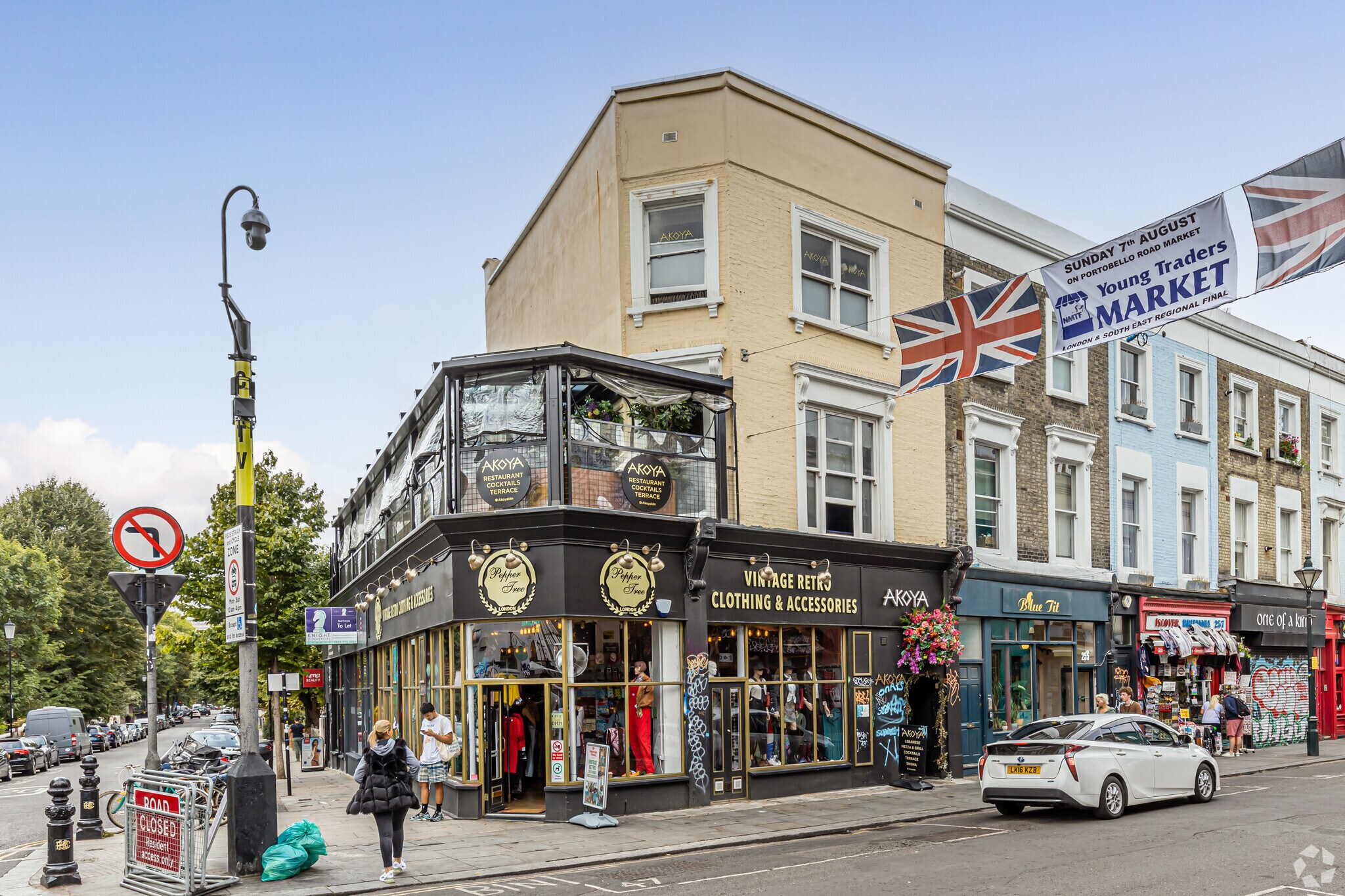 253 Portobello Rd, London for sale Primary Photo- Image 1 of 1