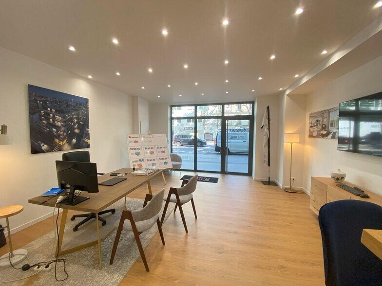 Retail in Boulogne-Billancourt to rent - Interior Photo - Image 2 of 7