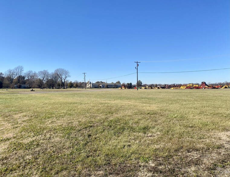 Outer Road I-57 Hwy 62 hwy, Charleston, MO for sale - Primary Photo - Image 1 of 4