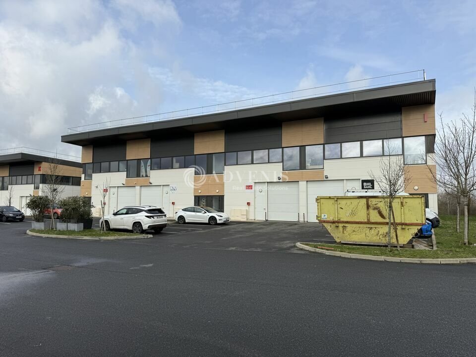 Light Industrial in Bussy Saint Georges to rent Building Photo- Image 1 of 6