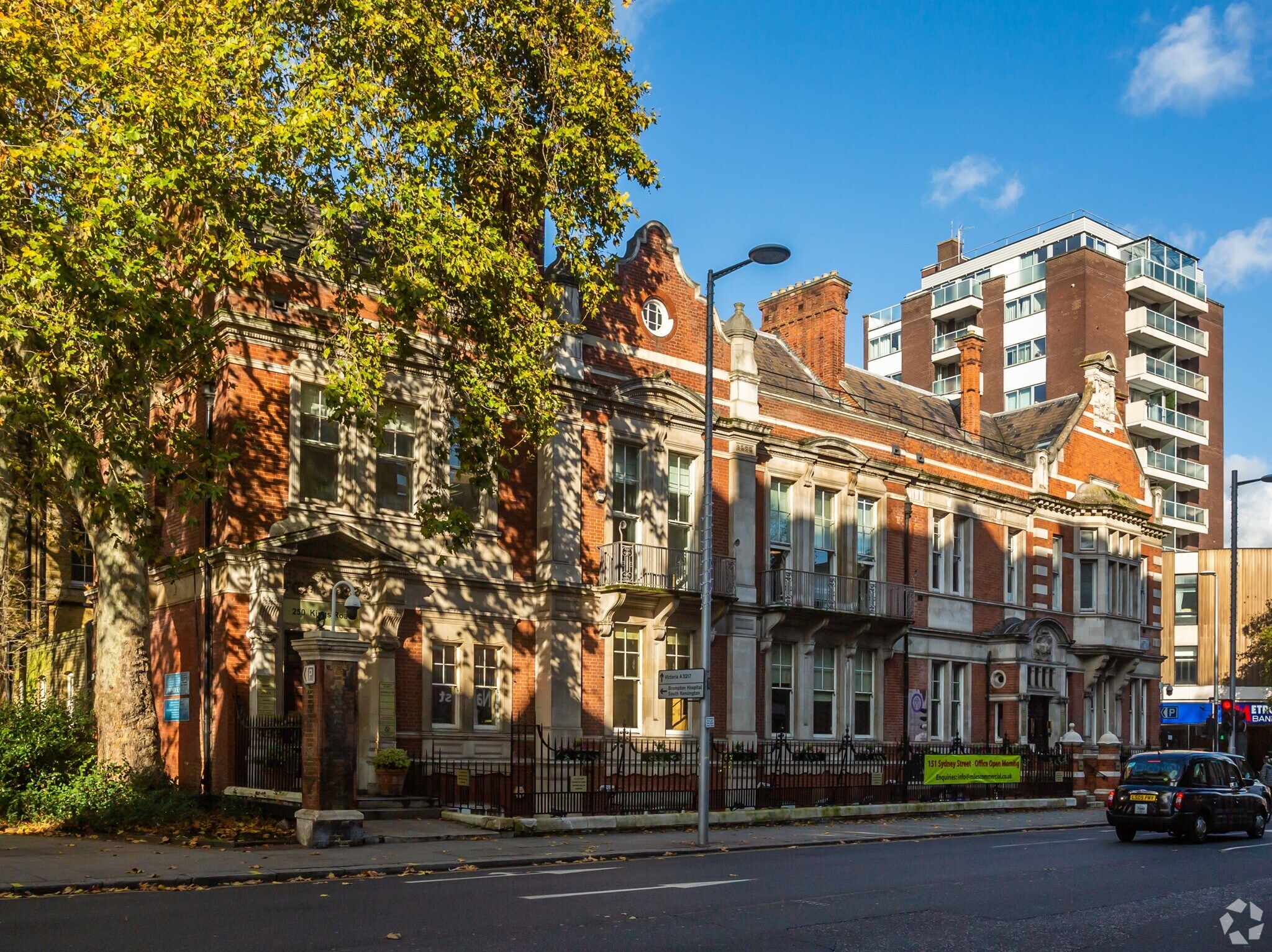 250-250A Kings Rd, London to rent Building Photo- Image 1 of 1