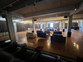 1000 Broadway Blvd, Kansas City, MO to rent Building Photo- Image 2 of 4