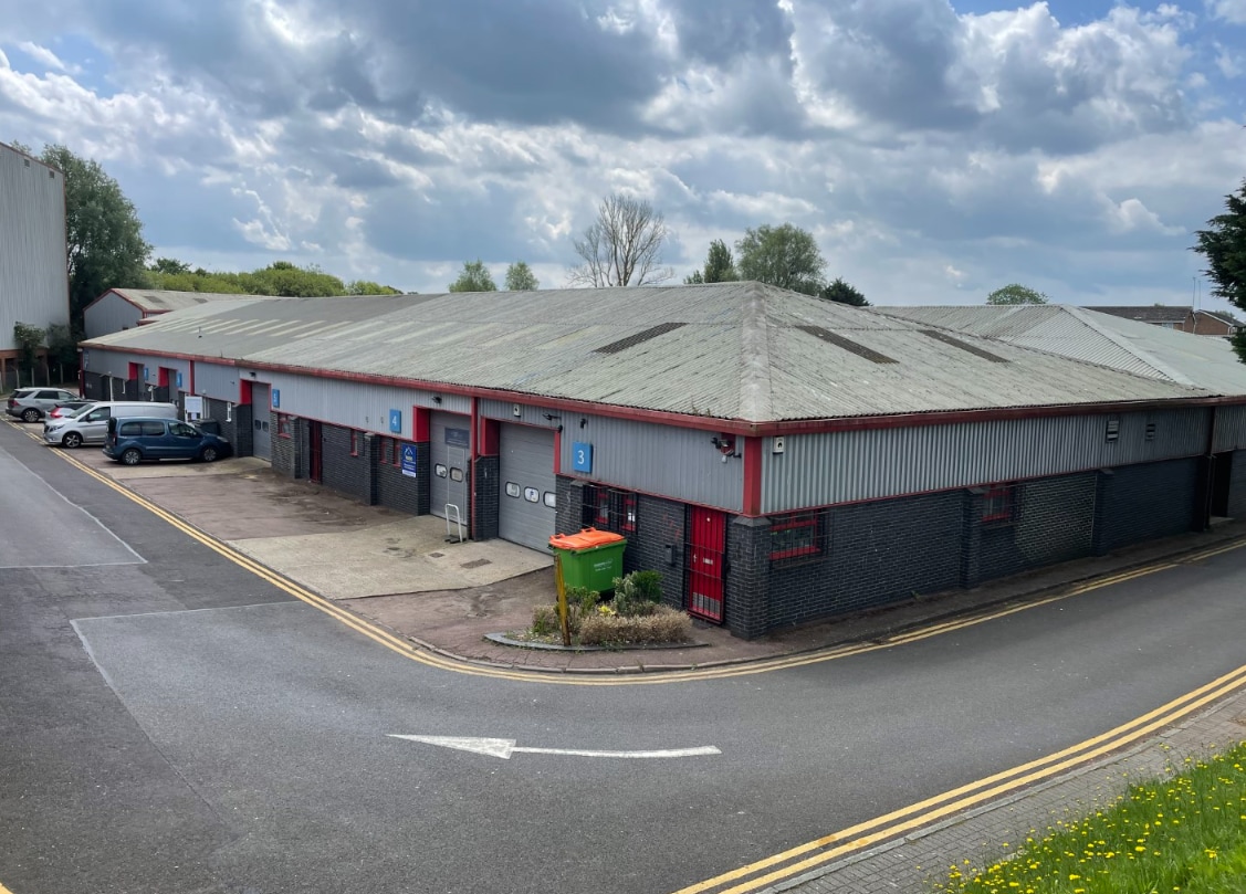 Henwood, Ashford to rent Building Photo- Image 1 of 3