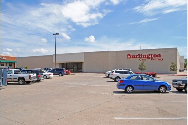 More details for 5000-5050 W Waco Dr, Waco, TX - Retail for Rent