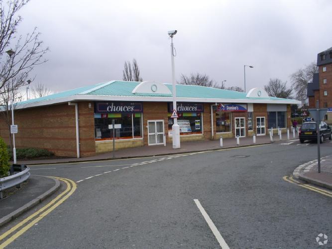 Island Green Shopping Centre, Wrexham for rent - Primary Photo - Image 1 of 2