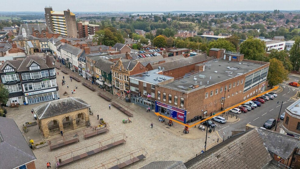 45 Market Pl, Pontefract for sale - Building Photo - Image 1 of 4