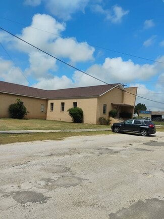 More details for 532 N Travis St, De Leon, TX - Specialist for Sale