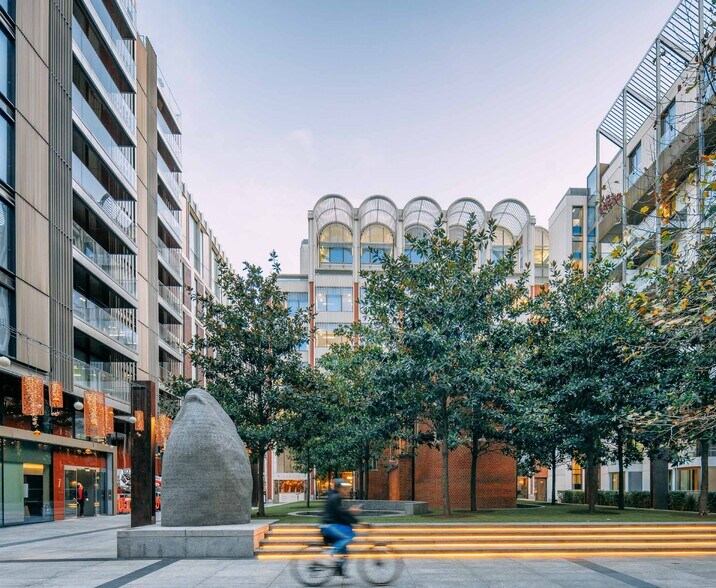 Mortimer St, London to rent - Building Photo - Image 2 of 18