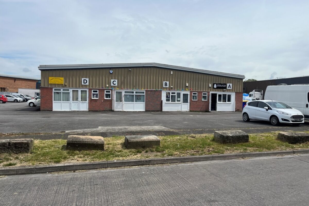 Brue Ave, Bridgwater to rent Primary Photo- Image 1 of 9