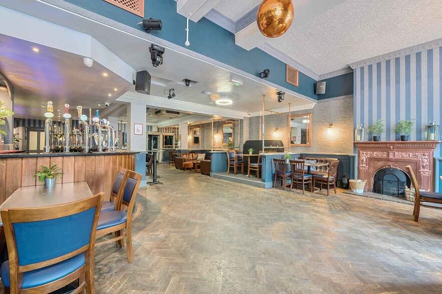 35 Blagrave St, Reading for sale - Interior Photo - Image 3 of 8