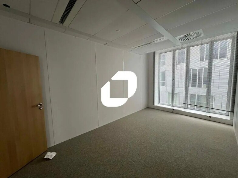 Office in Loos to rent - Interior Photo - Image 2 of 18